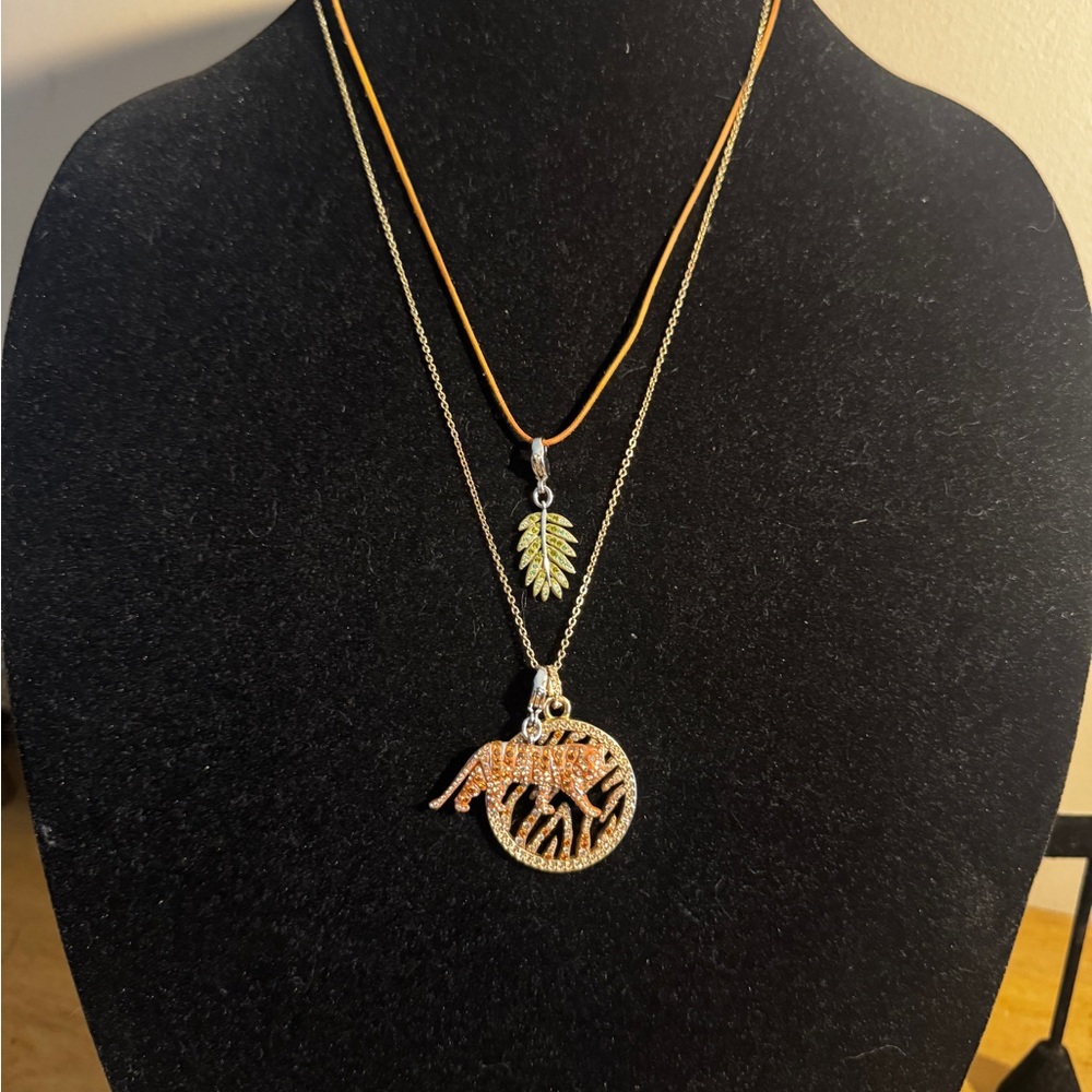 Elegant Swarovski Gold Tiger & Leaf round Pendant Necklace. Adjustable length